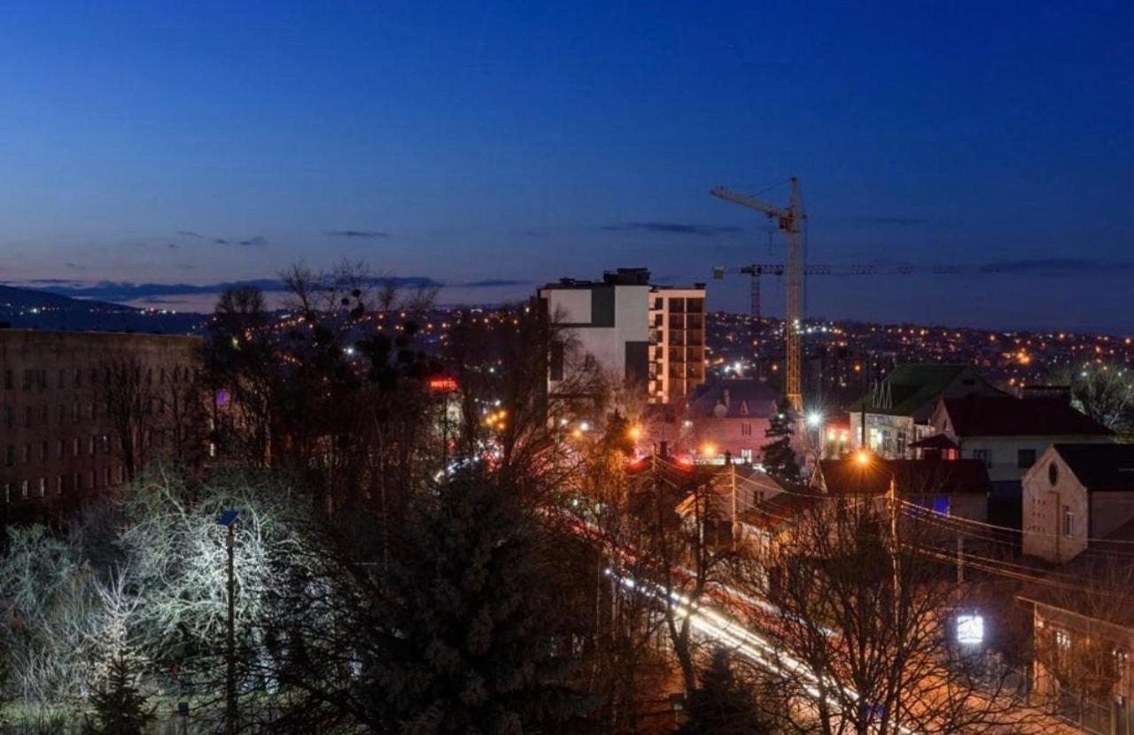 צ'רנוביץ Затишна Красива Квартира-Студія В Новобудові З Балконом מראה חיצוני תמונה